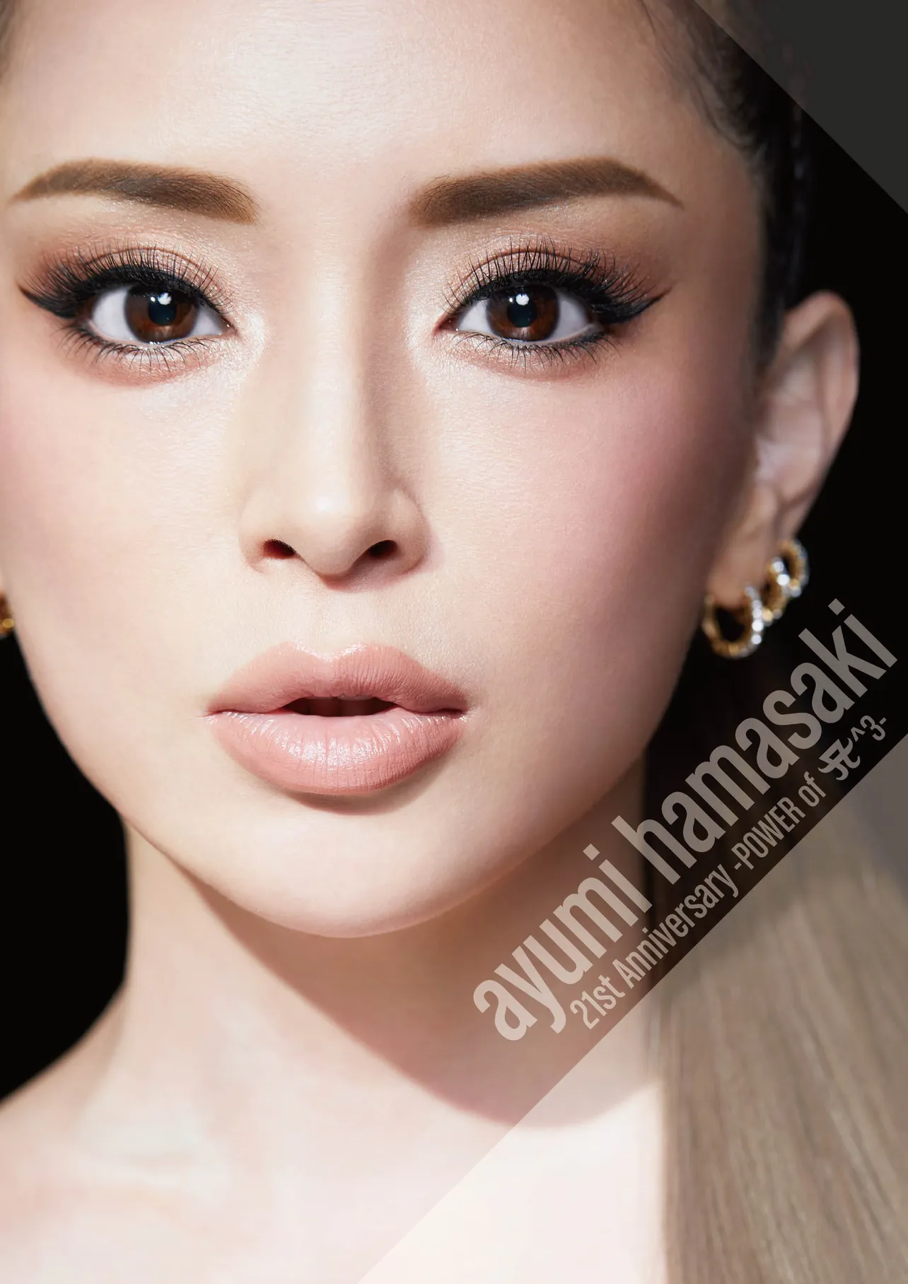 「ayumi hamasaki 21st anniversary -POWER of A^3-」のDVD/Blu-rayは9月4日(水)発売