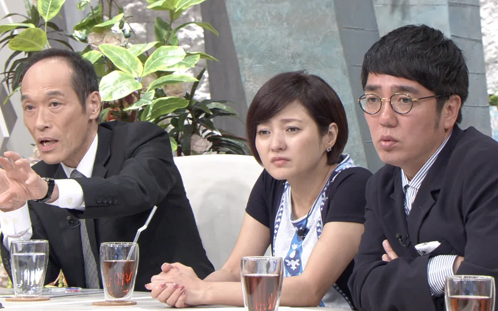 【写真を見る】小木博明(写真右)が20年ほど前の事故エピソードを披露