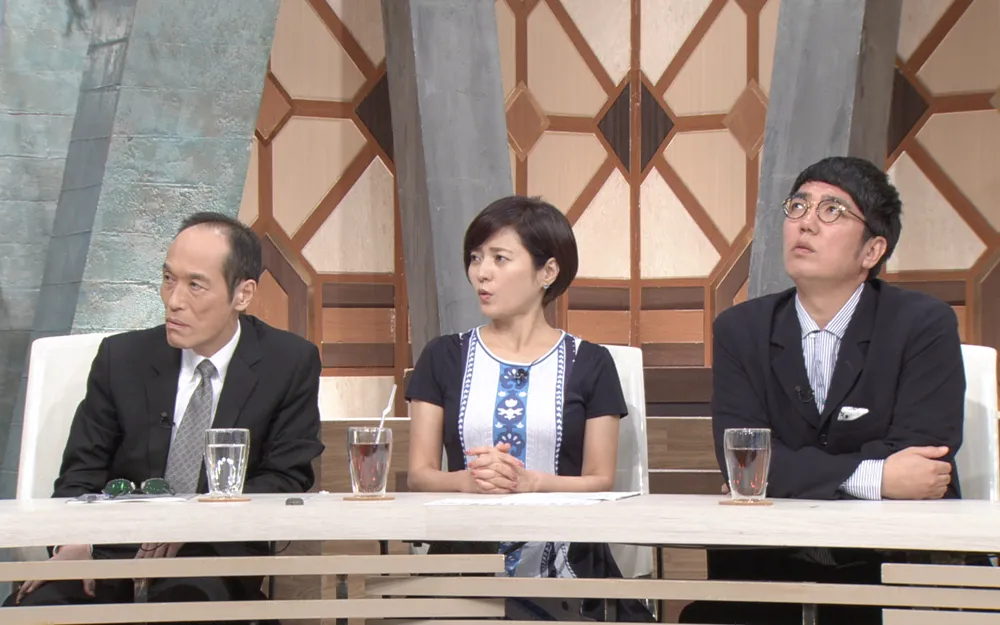 三田寛子(写真中央)は「主婦の方が運転なさっていた車が真正面から私の車にぶつかったんです」と事故エピソードを語る
