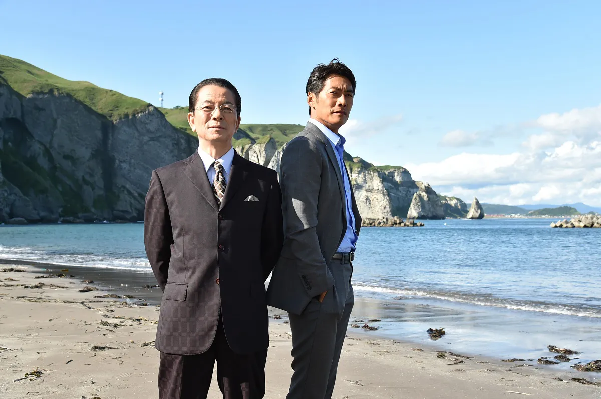水谷豊(左)演じる杉下右京と反町隆史(右)演じる冠城亘のコンビも5年目へ