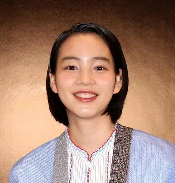 のん「この5人ショットは貴重」出演舞台を山下リオ、大野いとらが観劇「GMTの絆は強い」とファン歓喜