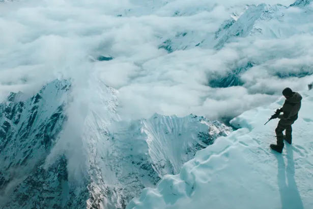 日中合作映画「オーバー・エベレスト 陰謀の氷壁」は11月15日(金)全国公開