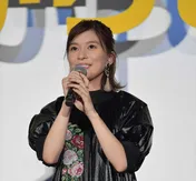 芳根京子、かわい過ぎる“パン屋さん”姿に歓喜の声「無条件で常連になります(笑)」「毎日通うわ〜」