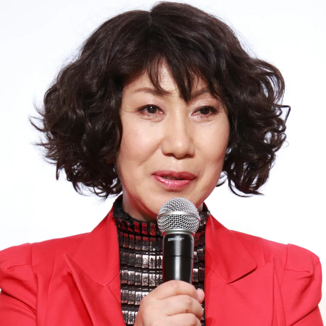 前半パートには室井滋がゲスト出演