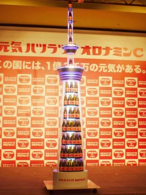 【写真】新CM発表会では、東京スカイツリーをモチーフに制作した“オロナミンCスカイツリー”の点灯式も行われた