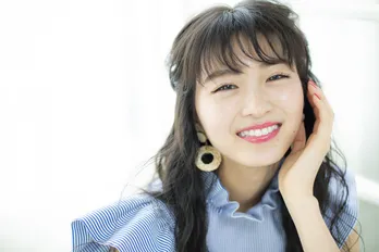 岡崎紗絵、“二の腕フェチ”告白！「クッションにしたいくらいです(笑)」