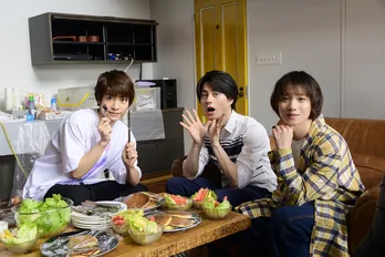 植田圭輔、小澤廉らの私生活をのぞき見気分!? 荒牧慶彦のバスローブ姿も<「REAL⇔FAKE」独占現場レポ(2)>