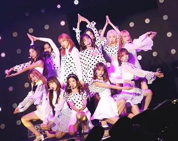 IZ*ONE、3万人熱狂のライブパフォーマンス披露で圧倒的人気を見せる<TGC>