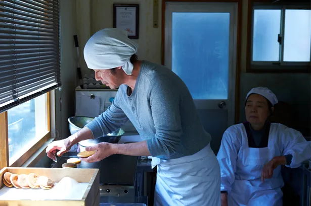 映画「あん」で、樹木希林さんは永瀬正敏演じる、どら焼き店の雇われ店長の下で働く老婦人を好演
