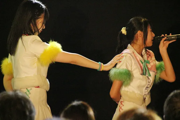 ゆぅゆ(片山結愛)＆かこちゃん(菅谷夏子)という2人体制のキャンディzooを支えてきた「WAGAMAMA」を、身長差約16cmの凸凹コンビで歌い上げる