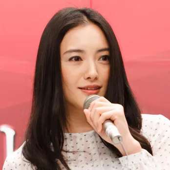 仲間由紀恵が分娩室で流した、人気ロックグループの曲