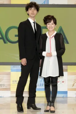 BS1「地球アゴラ」新キャスターの中野裕太、首藤奈知子アナウンサー（写真左から）