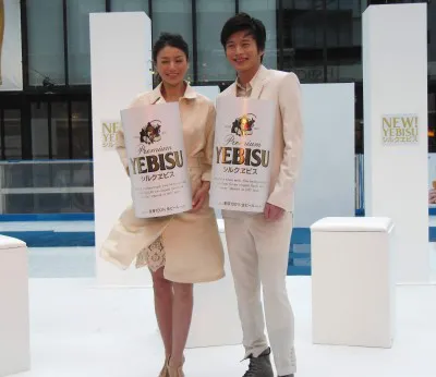 イベントに参加した井川遥と田中圭（写真左から）