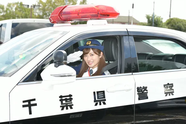 画像 日本で一番美しいカラダ 奥山かずさ 早くも3度目の一日警察署長に 制服姿も似合い過ぎ 1 5 Webザテレビジョン
