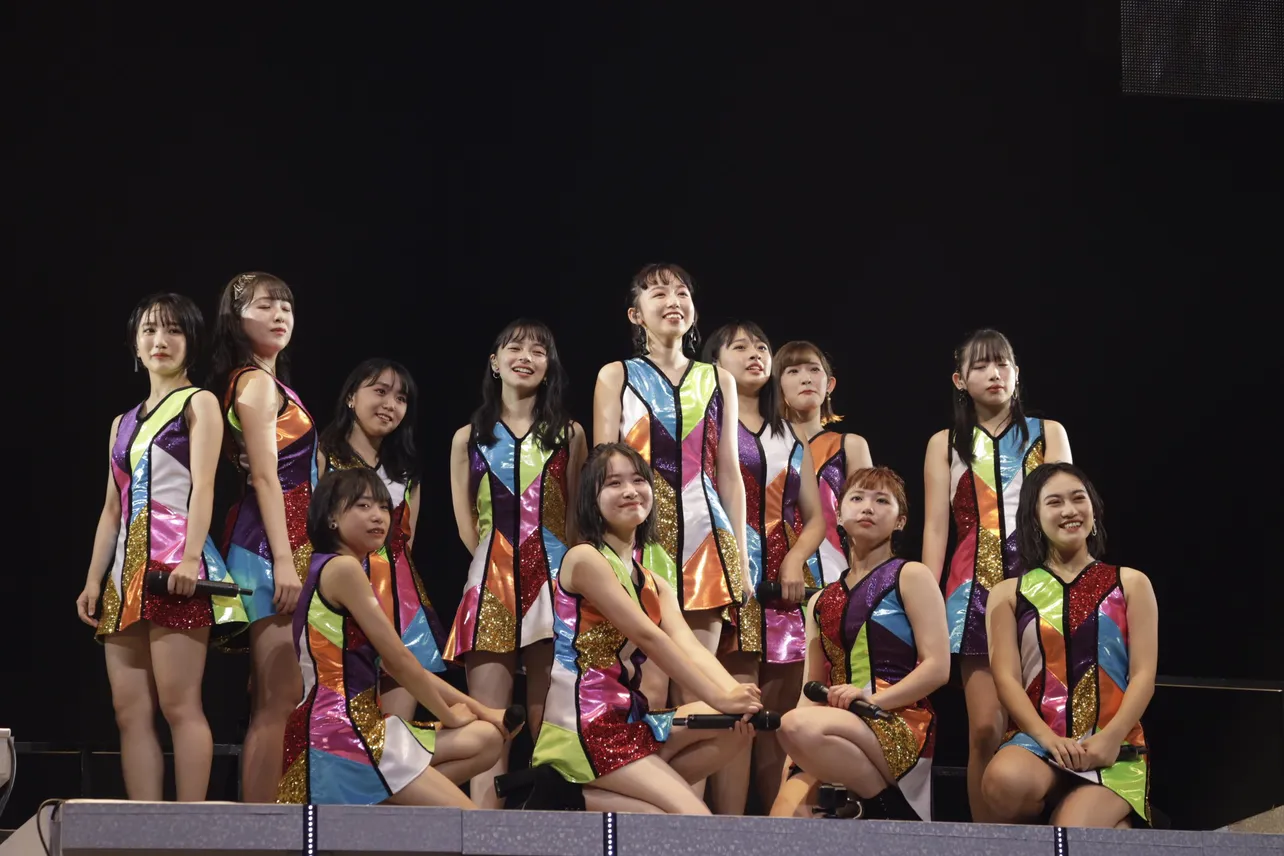 前リーダーの和田彩花の公演で披露した際、多くのメンバーが涙してしまった「交差点」を歌うアンジュルム。今回もメンバーの涙腺が崩壊