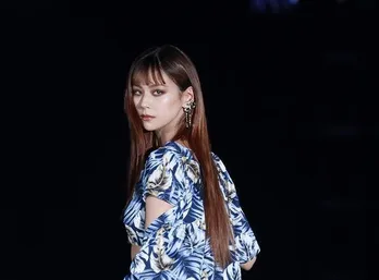 西内まりや、flumpool山村隆太との“あすこん”2SHOTにファン歓喜「なんか感動する…」「待ってた!!」