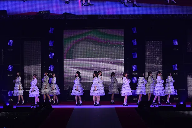 日向坂46が「GirlsAward」のステージに！