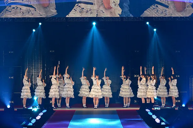 日向坂46が「GirlsAward」のステージに！