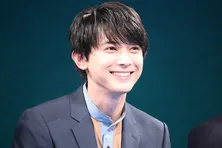 吉沢亮は「歩く彫刻」「国宝級イケメン」と神木隆之介&山田裕貴も絶賛!?