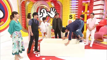 <ソレダメ!>オードリー春日、“炭酸泉”で若返り検証!鍛え上げた肉体美を披露