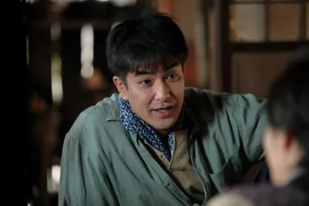 北村一輝、酒ばかり飲む自分勝手な父親を演じるも「裏側に深い愛情がある」<スカーレット>