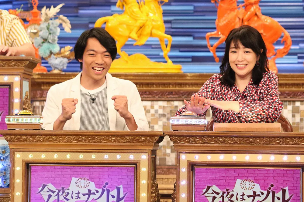番組初登場の伊沢拓司(左)とペアを組む菊池桃子(右)