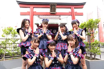 アップアップガールズ(2)が「天気の子」ゆかりのパワースポットでヒット祈願