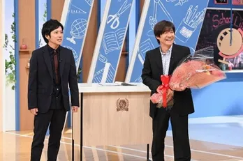 二宮和也が「スクール革命!」500回記念に花束を持って駆け付ける