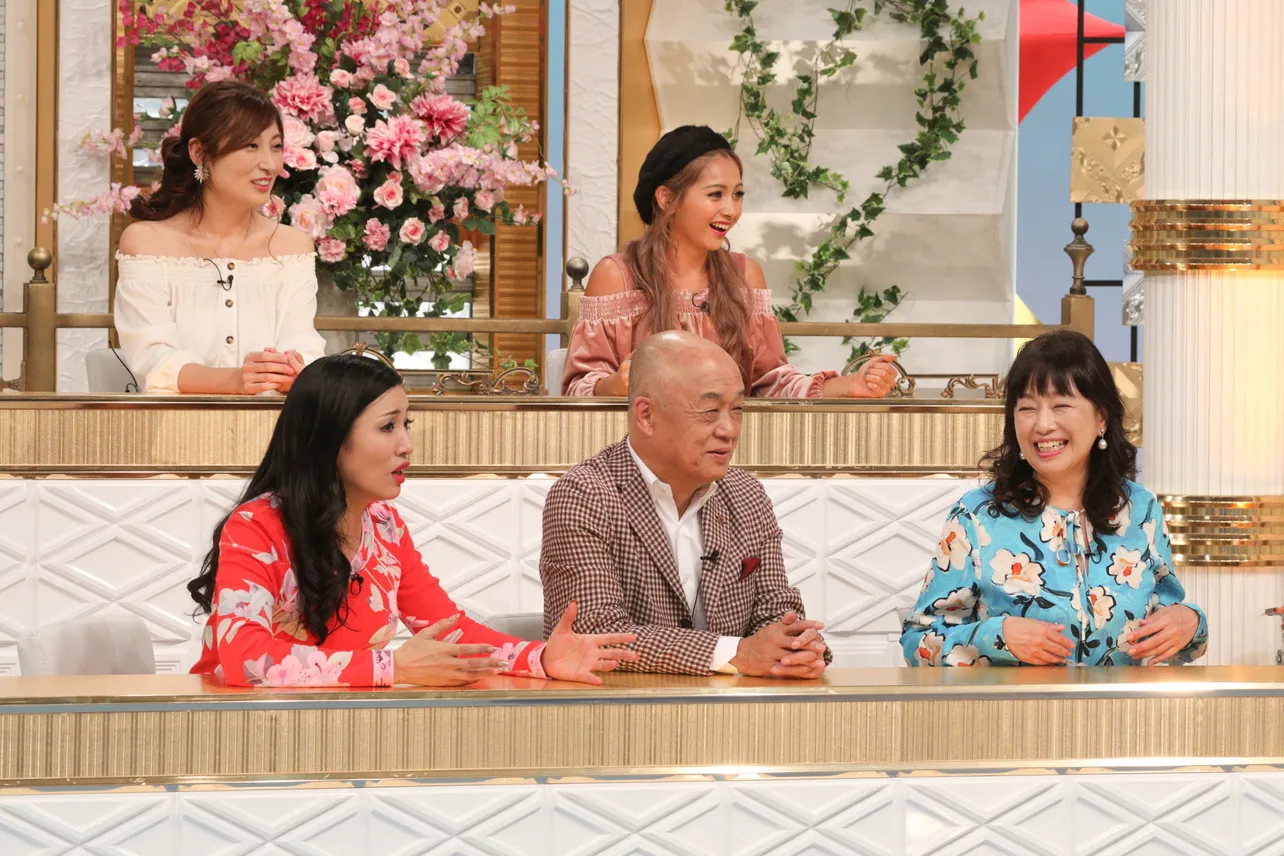 アンミカ、田山涼成、かたせ梨乃(写真前列左から)、熊田曜子、ゆきぽよ(写真後列左から)が“幸せアドバイザー”に