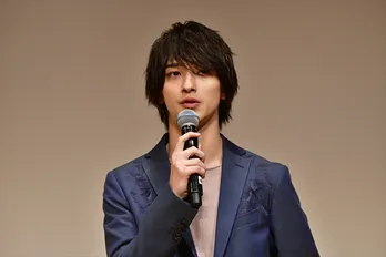 横浜流星、“初挑戦”の料理メキメキ上達中!「最終的には皆さんに振る舞えるようになりたい」