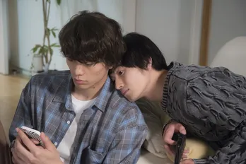 東啓介、松田凌が“彼女バレ”のスキャンダルの危機に!「風刺が効いた、遊び心ある回だと思います」<Re:フォロワー>