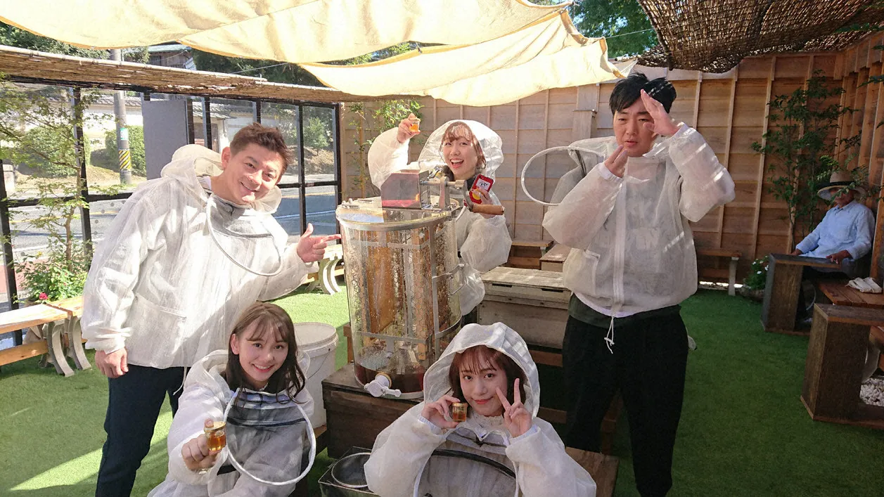 SKE48メンバーは三重・伊勢神宮近くのカフェに併設されている養蜂場へ