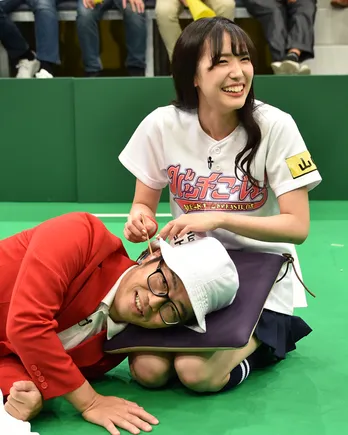 チーム8が鈴木拓の誕生日を祝福！ “はねトび”メンバー登場で大荒れに…