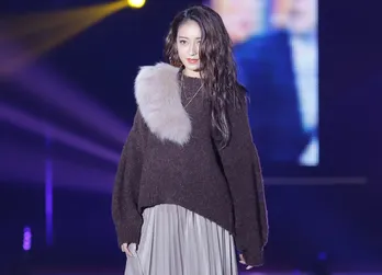 みちょぱ、“大人め”ロングストレートヘア姿に「イメージ変わる」「さらさら!」の声