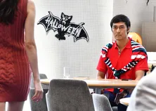 <まだ結婚できない男>第1話見逃し配信が200万回再生超え!第2話では阿部寛演じる桑野が婚活アプリを開始