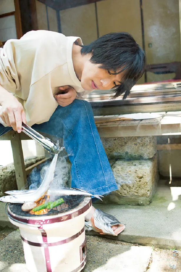 焼き目がついたらひっくり返す