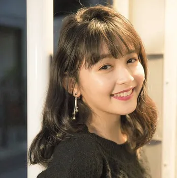 <久間田琳加>淡いピンクの装いに大反響「妖精みたい」「透明感」