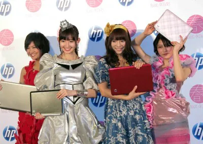 イベントに登場したAKB48宮澤佐江、小嶋陽菜、高城亜樹、横山由依（写真左から）