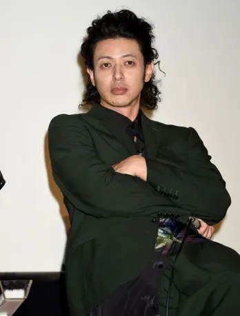 オダギリジョー&次長課長河本、意外な関係性にスタジオ驚愕「都市伝説みたいになってたけど…」