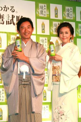 画像 石田純一と杉本彩が 本物の価値 を試される 日本全国綾鷹試験 キャンペーンイベント 5 5 Webザテレビジョン