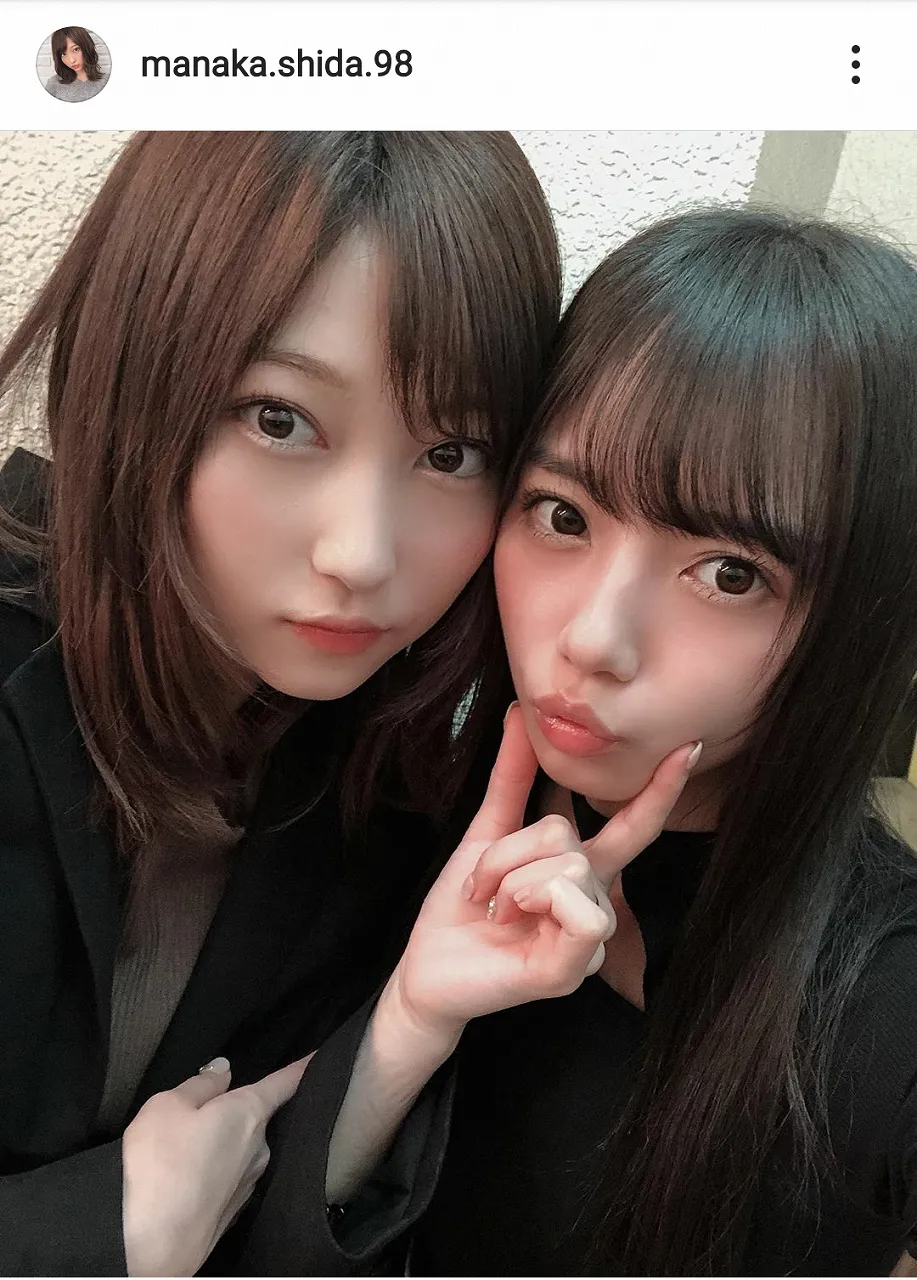 元欅坂46・志田愛佳、日向坂46齊藤京子の“頬プニ”2SHOTにファン歓喜