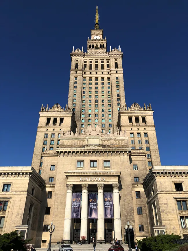 映画祭はワルシャワ市街のランドマークである文化科学宮殿内にあるキノテカ劇場(写真)と、ズウォテ タラスィショッピングモール内にあるシネコン・Multikinoの二つの劇場で行われた