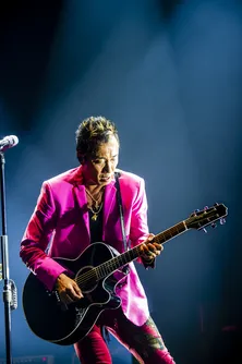 長渕剛、“英二”の掛け声に「コンプライアンスの時代」40年目で無料ライブを初開催