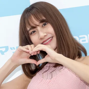 グラドル名取くるみ、温泉地での撮影は「みんな汗だくで大変」