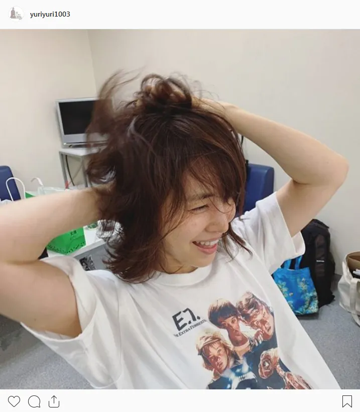 【写真を見る】髪ボサボサでかわいすぎる石田ゆり子