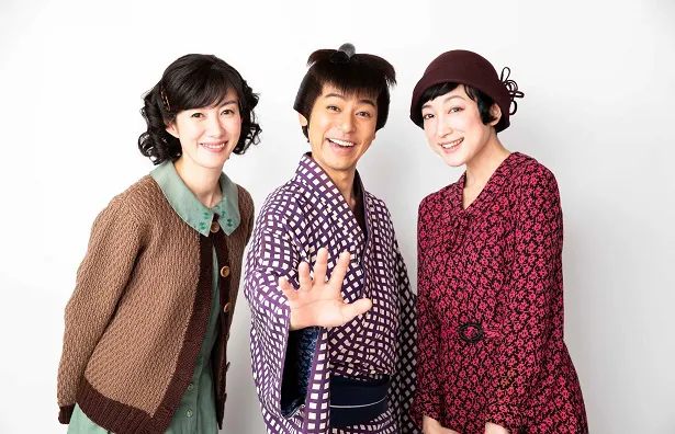 舞台「キネマと恋人」に出演したともさかりえ、妻夫木聡、緒川たまき(左から)