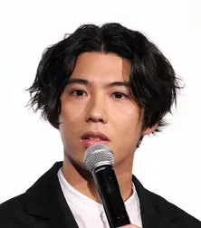 賀来賢人、リサイクルショップで服を売って飲み会に参加した過去に「はねなかった」