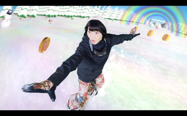 楽曲のイメージにピッタリの「Snowing Love」MV