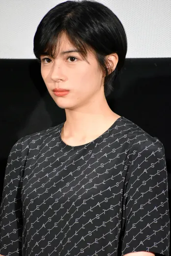 佐久間由衣、“隠れビッチ”役に「お嫁に行けなくなるのかなと…(笑)」初主演を振り返り涙も
