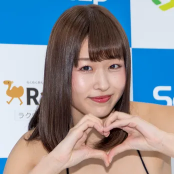 グラドル田中はな、初ウエディング衣装に笑顔「テンション上がります」